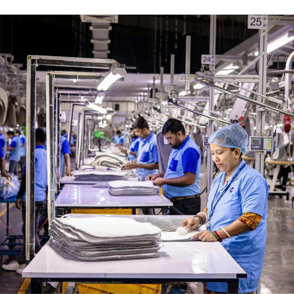 Bulk Black Friday apparel manufacturer for holiday inventory